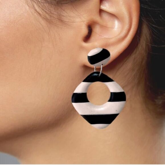 🖤New Polymer Clay Earrings Hypoallergenic - Picture 5 of 5